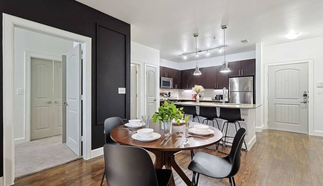 Modern Frisco 2BR Retreat Close to Shopping & Corporate Centers