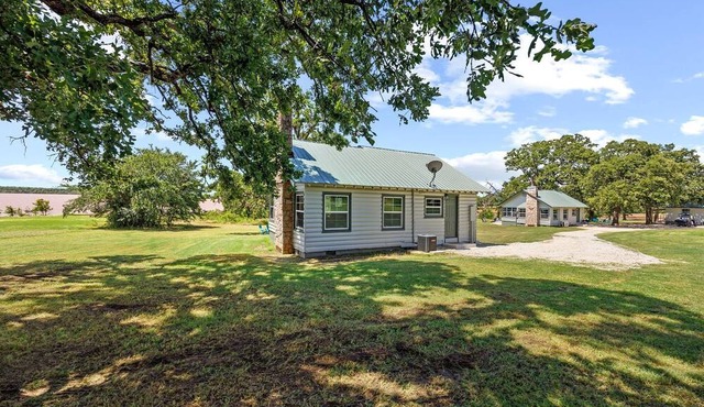 Modern Rustic Cabin Retreat with Panoramic Lake Views in Madill, Oklahoma in Madill