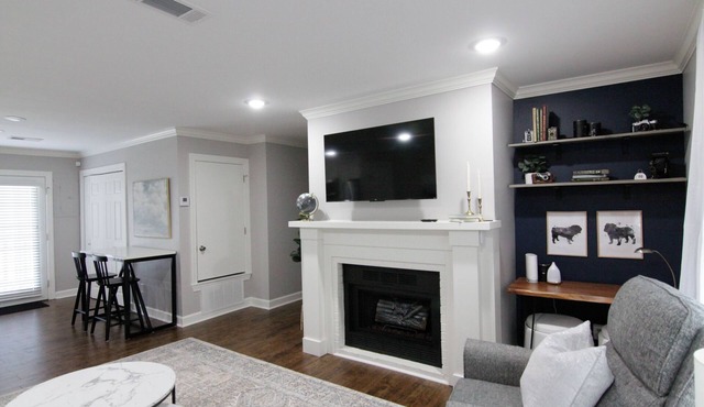 MSU Campus Condo: Mississippi State, Steps from MSU, Dudy Noble! Freshly updated!