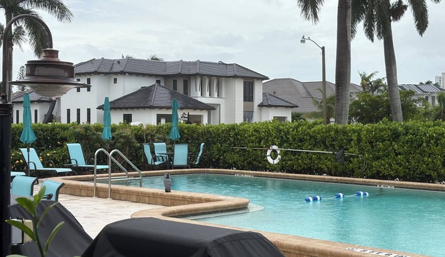 Naples Belair Lane Condo | Community Pool Near Beach & Downtown Snowbird Fri