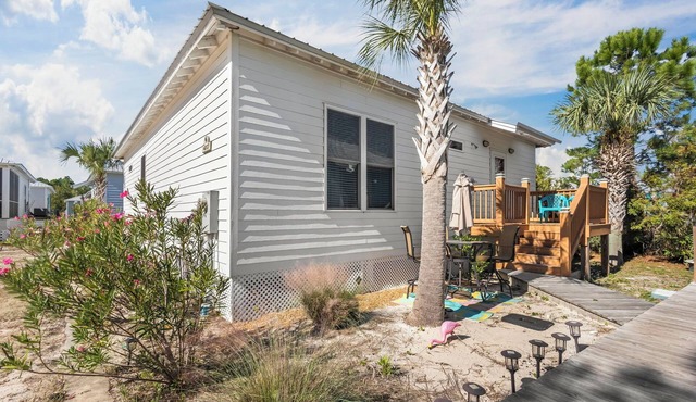 Nature's Front Porch~3 Bedrooms~Beach Nearby! Book Your GetAway Today!