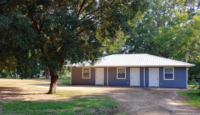 New 1 Bed 1 Bath Apartment with private Boat Slip/Full Kitchen/ Laundry Room