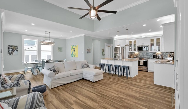 New Elegant Coastal: Outdoor living, kayaks