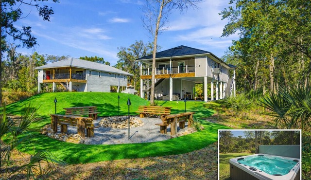 New Modern Homosassa Home Hot Tub, Putting Green