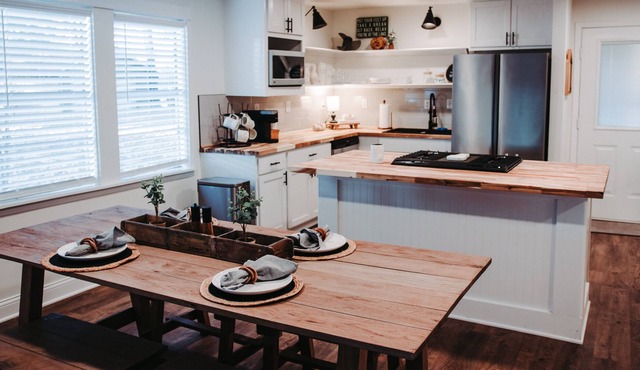 NEW! Remodeled Lonestar Lakefront 2 Hours From Dallas