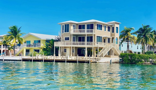 NEW SUMMER RENTAL OPEN WATER in Summerland Key for AUGUST SEPTEMBER, OR OCTOBER