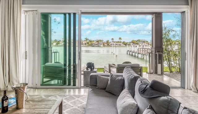 NEW- Waterfront Townhome w/Pool/SlipBoat - GREAT LOCATION !