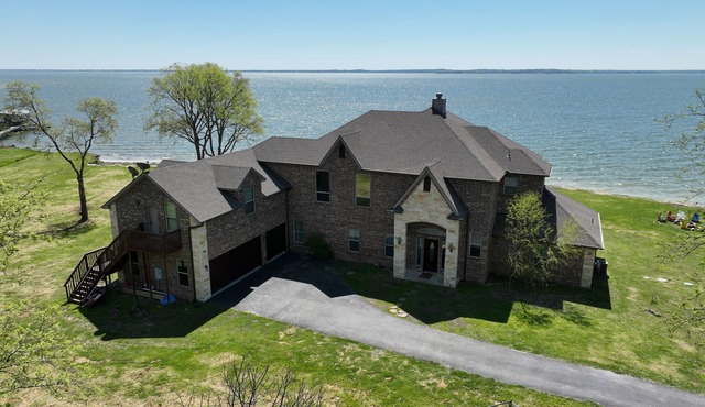 Newly Built Waterfront Lakehouse w/Private Pier