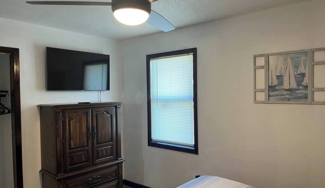 Newly remodeled 3bd 2bath spacious home