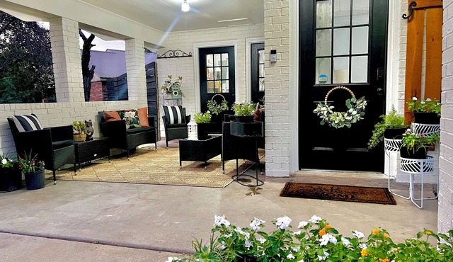 Newly Renovated Charming 3-bedroom house in Marksville - Sleeps 10