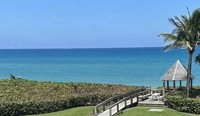OCEAN FRONT CONDO ON JUNO BEACH 2 bedroom 2 bath STUNNING CONDO AND VIEWS