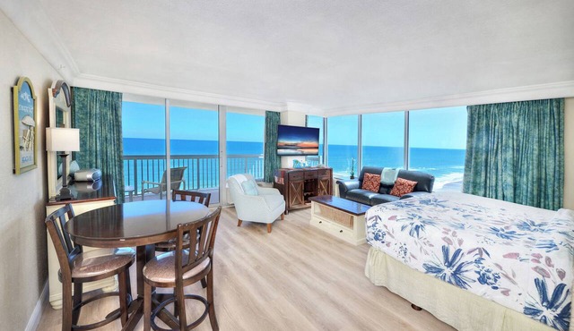 Oceanfront Couples Retreat | Huge Private Balcony