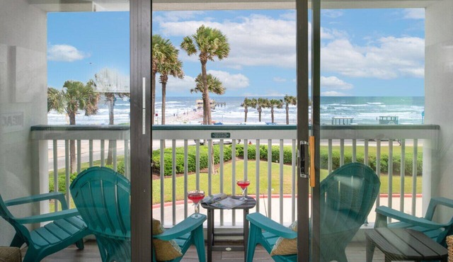 Oceanfront View, Heated Pool, Casa Del Mar!