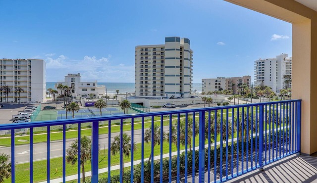 Oceanview Obsession - 2Bdr Condo w/Pool & Hottub