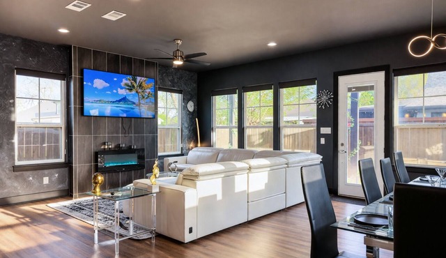 Overnight Gallery The Art House Near Downtown Dallas Maduro Collection