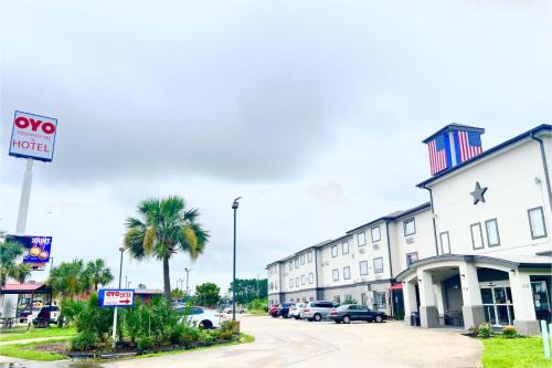 Oyo Townhouse Sulphur,LA Extended Stay I-10