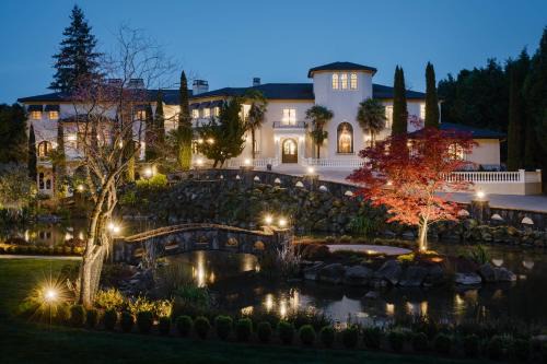 Palais de Leon in Lake Oswego