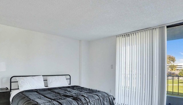 Park Towers Studio Near Hard Rock Stadium