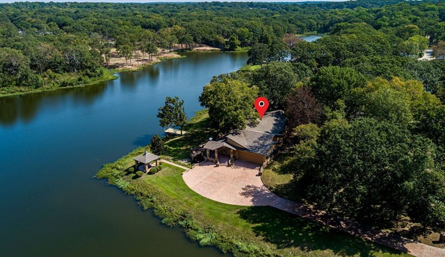 "Peace" of Heaven. Private lake. Fish dock.4Bd2.5Ba