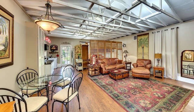 Peaceful Braden River Oasis: Guest House