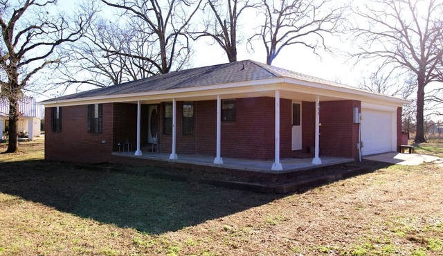 Peaceful Retreat with Expansive Yards & Cozy Outdoor Spaces in Alexander, Arkansas in Alexander