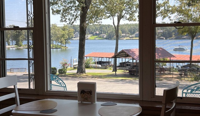 Peacefull Lake Get-Away