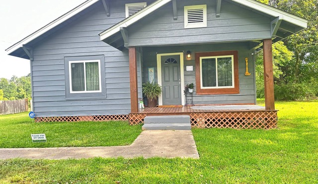 Perfect 3-bedroom house with AC in charming Country Side of Pine Bluff