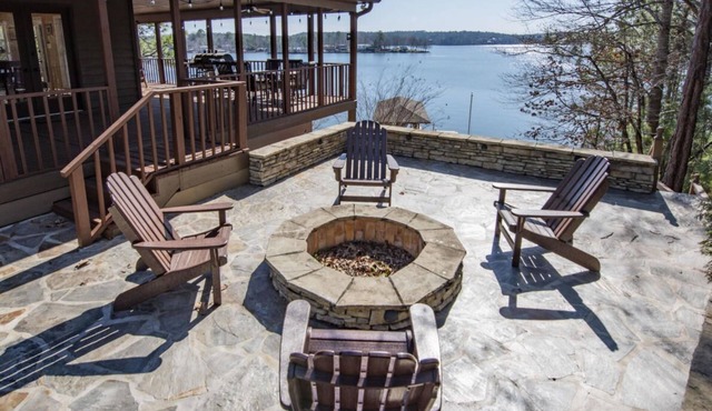 Perfect location for your Lake Martin vacation!