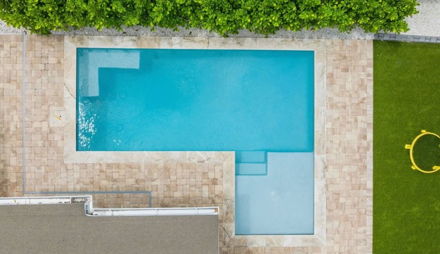 Perfect location Pool Putting Green Large backyard & More!