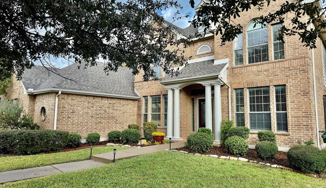 Pet-Friendly 4-Bedroom+Office, Pool Table, Hot Tub