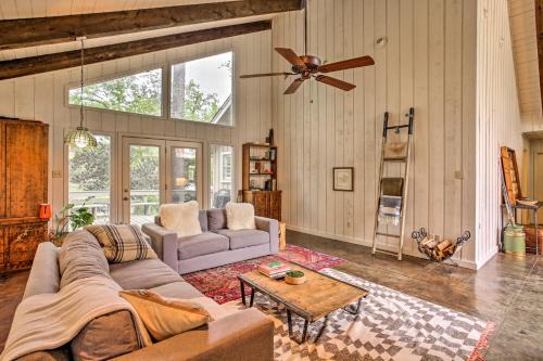 Pet-Friendly Lake Athens Home w/Fireplace!