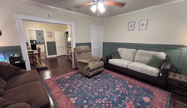 Pet-Friendly Retreat with Private Yard-Walking distance to Dickies Arena