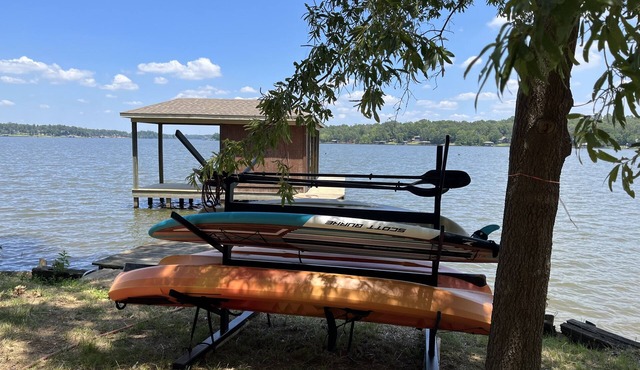 Piney Woods Retreat on the Lake