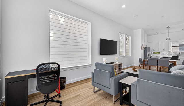 Play, work, relax, repeat: a sleek 3Bd/3.5Ba retreat near Houston’s top hubs.”