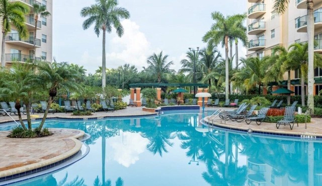 Pompano Beach | Couples Golf Weekend | Pool + Golf