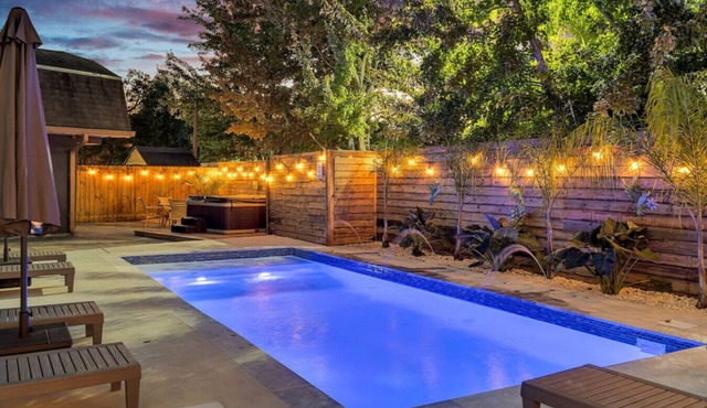 Poolside Oasis! 5-BR Hideaway near Canal St - NOLA
