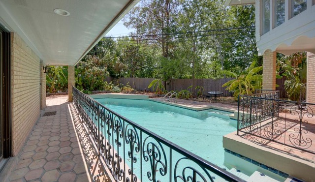 Poolside Oasis Near Medical Center & NRG Stadium!