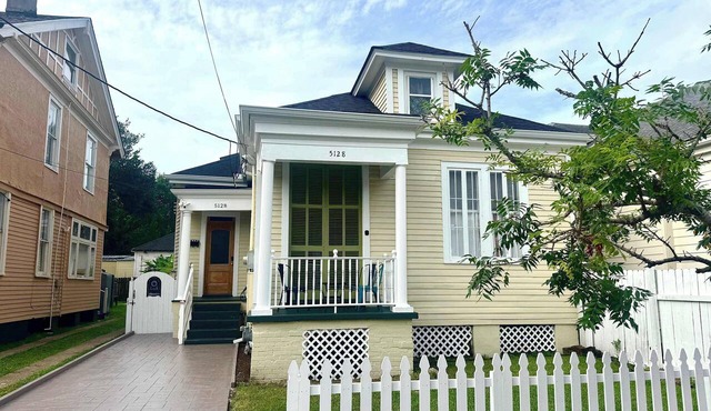 Prime Tulane Villa on Freret w Parking and Grill