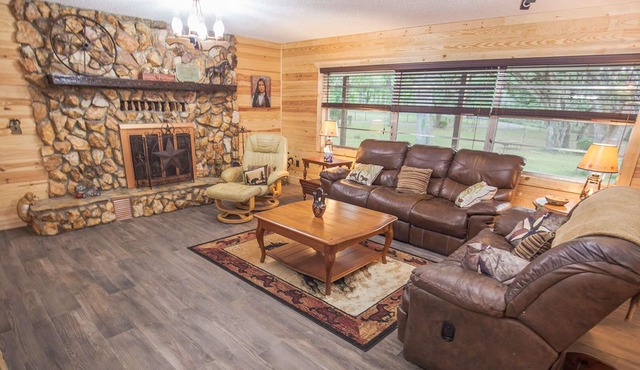 Private 1.5 Acre Fenced Dog Haven: Near Croom/ATV Trails, Golf, and Disc Golf!