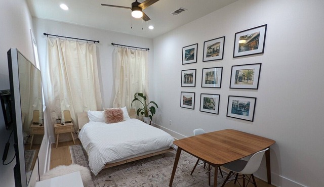 Private 1 BR Uptown Gem! Walk to St. Charles!