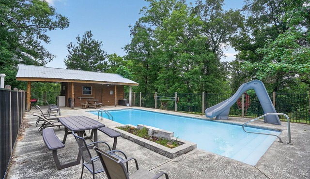 Private Cabin Estate w/Pool Near Woodville TX
