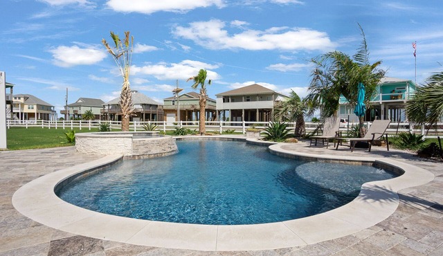 Private Heated Pool & Hot Tub ~ Ocean View ~ King Beds ~ Quiet & Peaceful