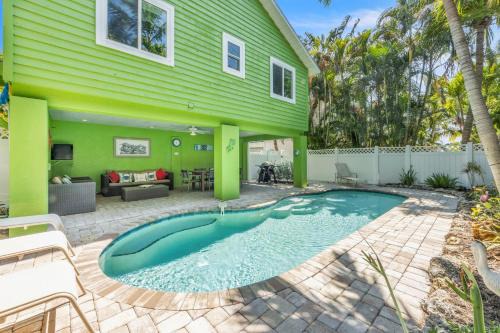 Private Pool - Fern Cottage by SeaBreeze Vacation