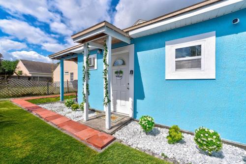 Private Studio wprivate Entry Near UCF & Airport