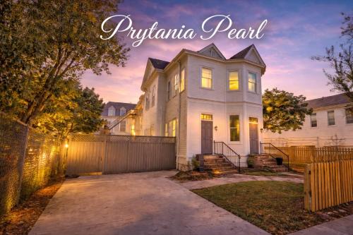 Prytania Pearl - 3 Bedroom 2 Bathroom Home