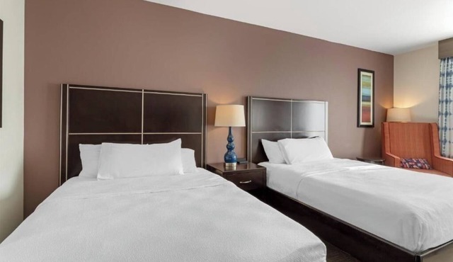 Queen Room Near AMF Windfern Lanes HOU