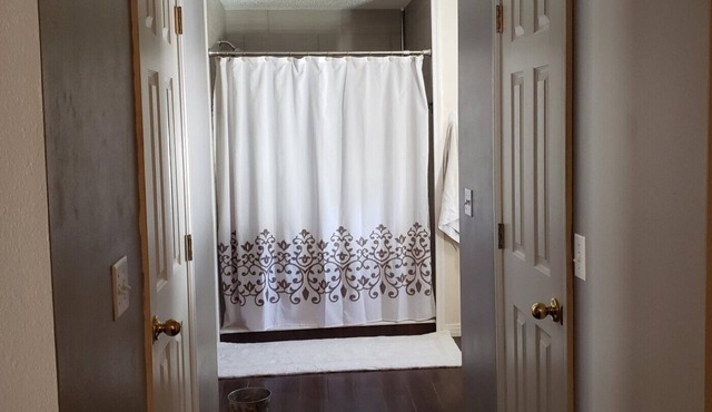 Quiet home in house with 3 bedrooms