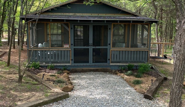 Quiet, peaceful little cabin just one mile from flowing wells marina