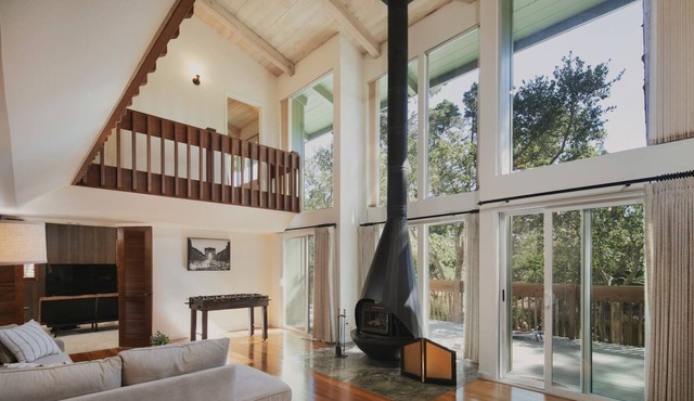 Radiant Monterey Escape 4bed/3bath in Monterey