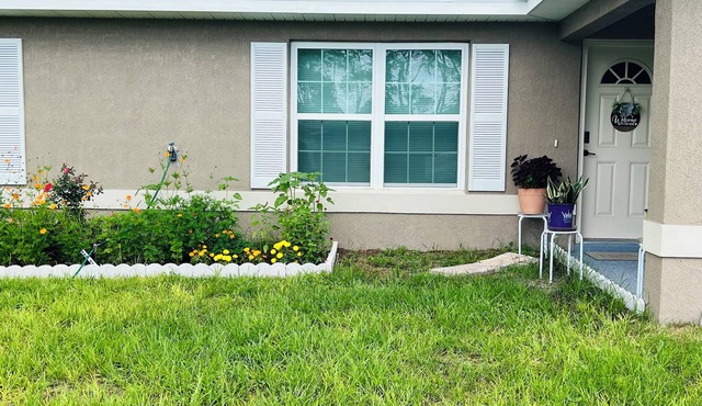 Rare Find! Cozy Home Away from Home! Stunning 3 bedroom in Ocala